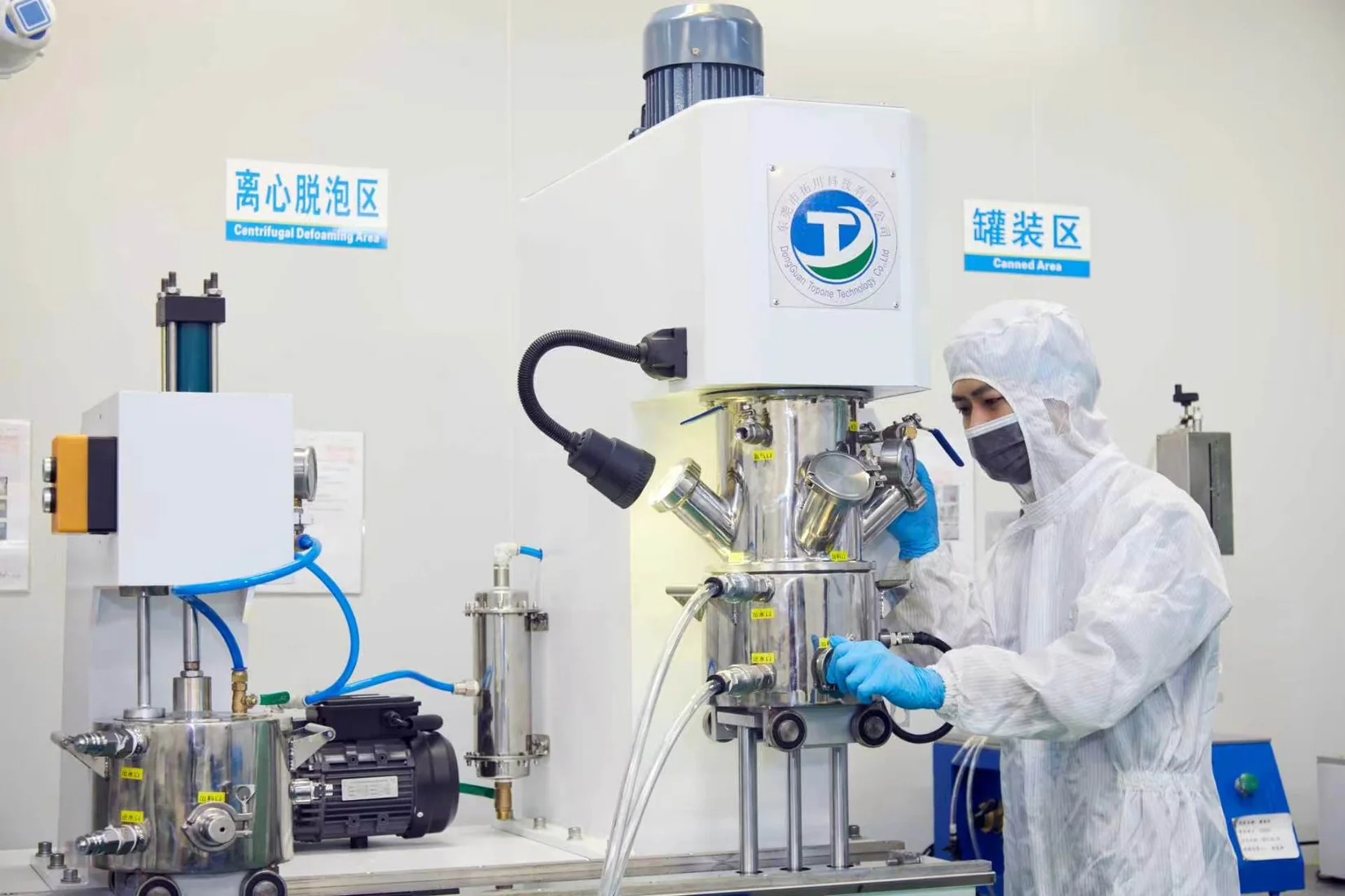 Manufacturing operator checking vacuum deaeration